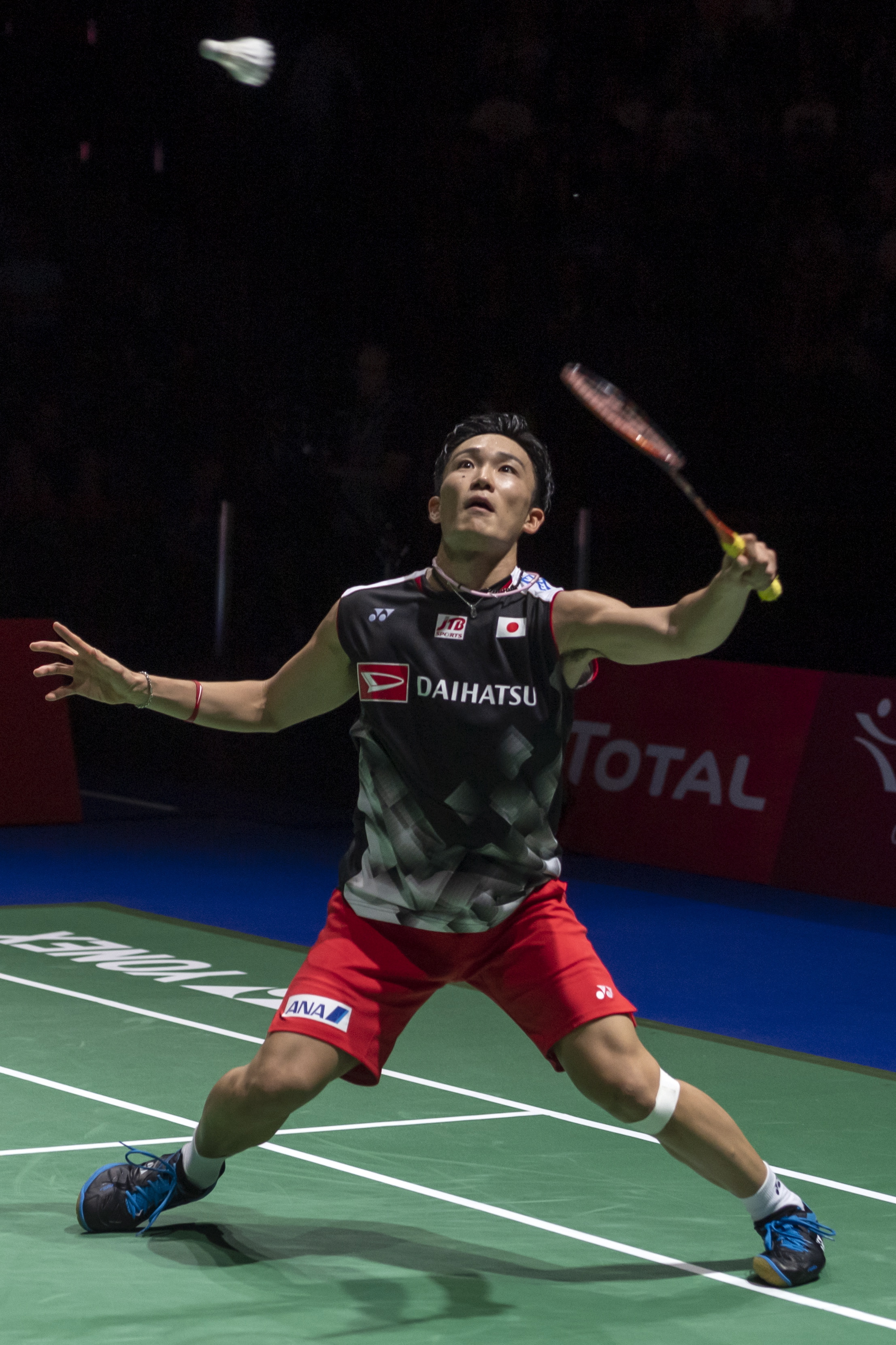 日本羽毛球队翻盘丹麦羽毛球队，桃田贤斗关键制胜的简单介绍