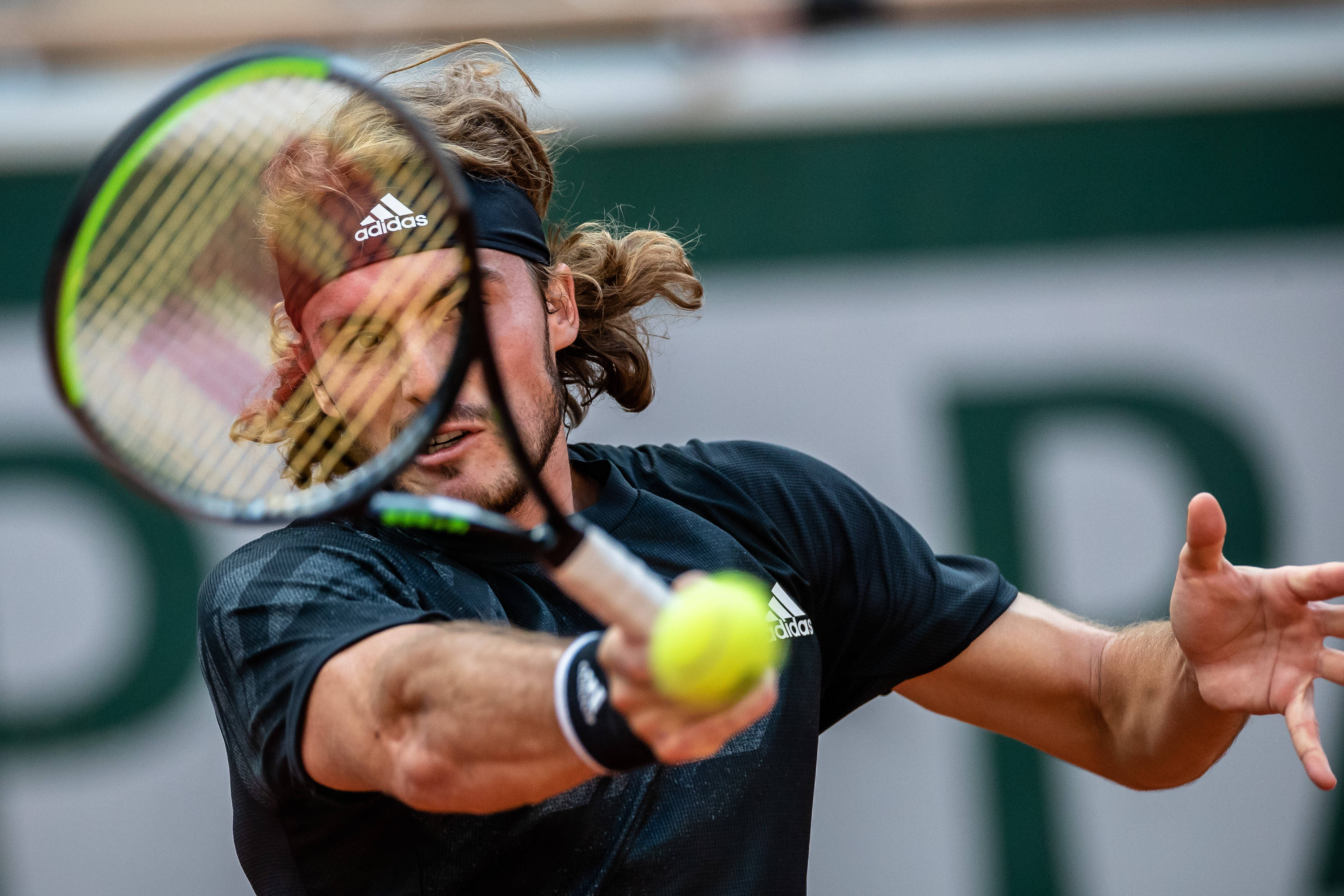 日本网球队横扫澳大利亚网球队，西西帕斯打破历史纪录的简单介绍