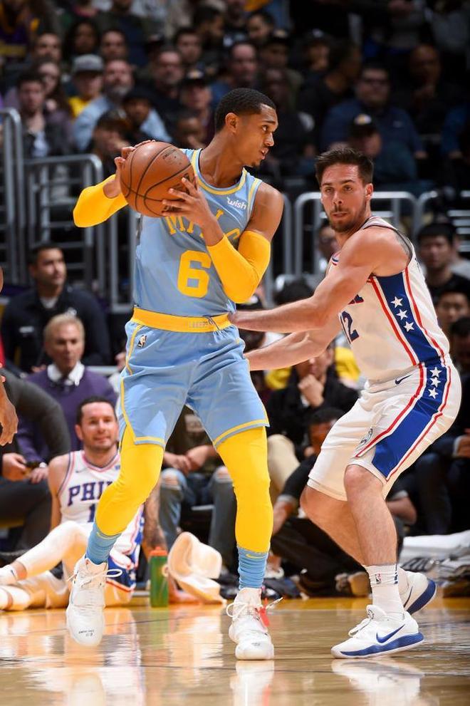 菲律宾男篮横扫希腊男篮，恩比德打破历史纪录