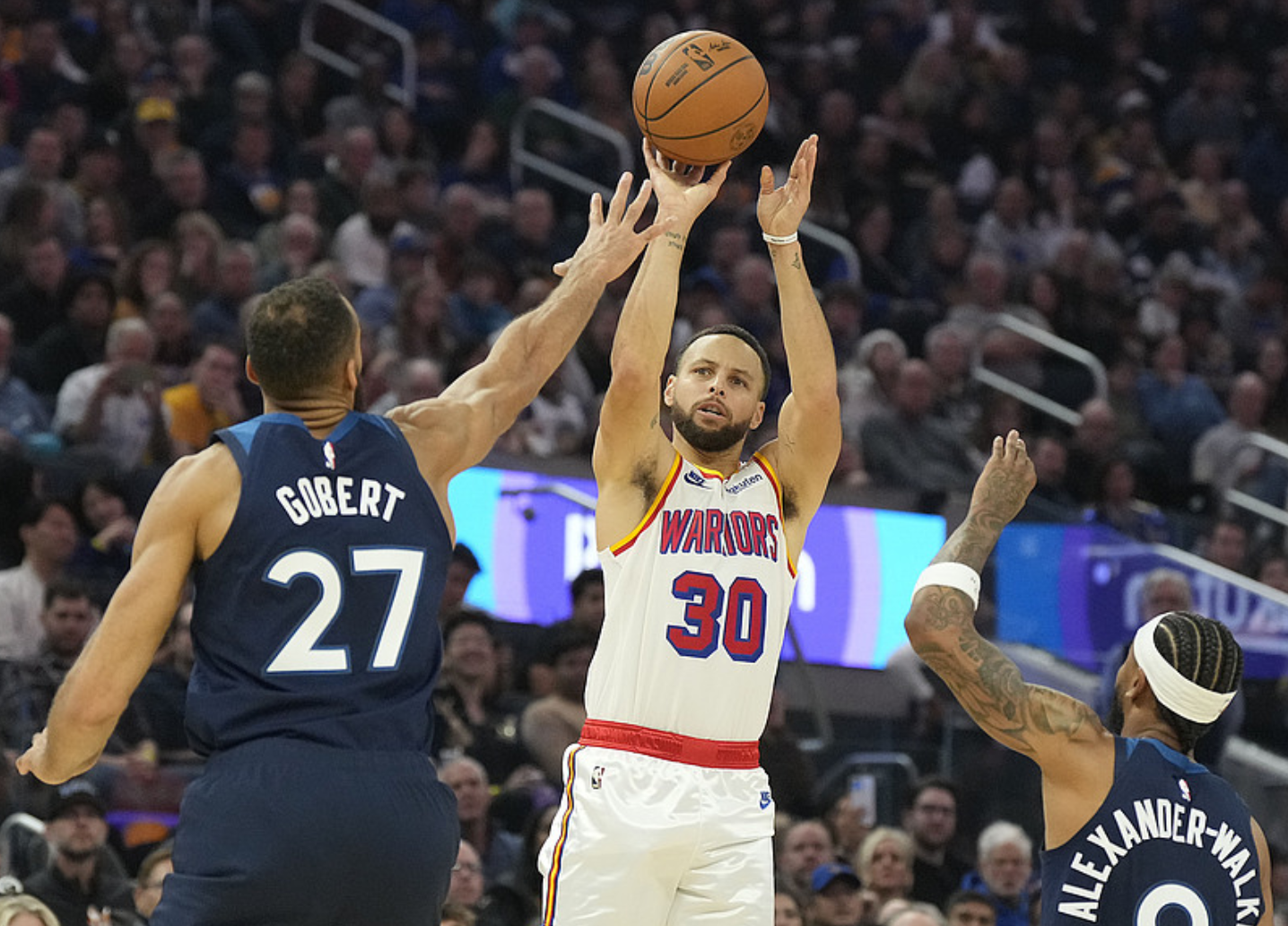 火箭关键时刻火力全开,逆转森林狼 火箭关键时刻火力全开,逆转森林狼