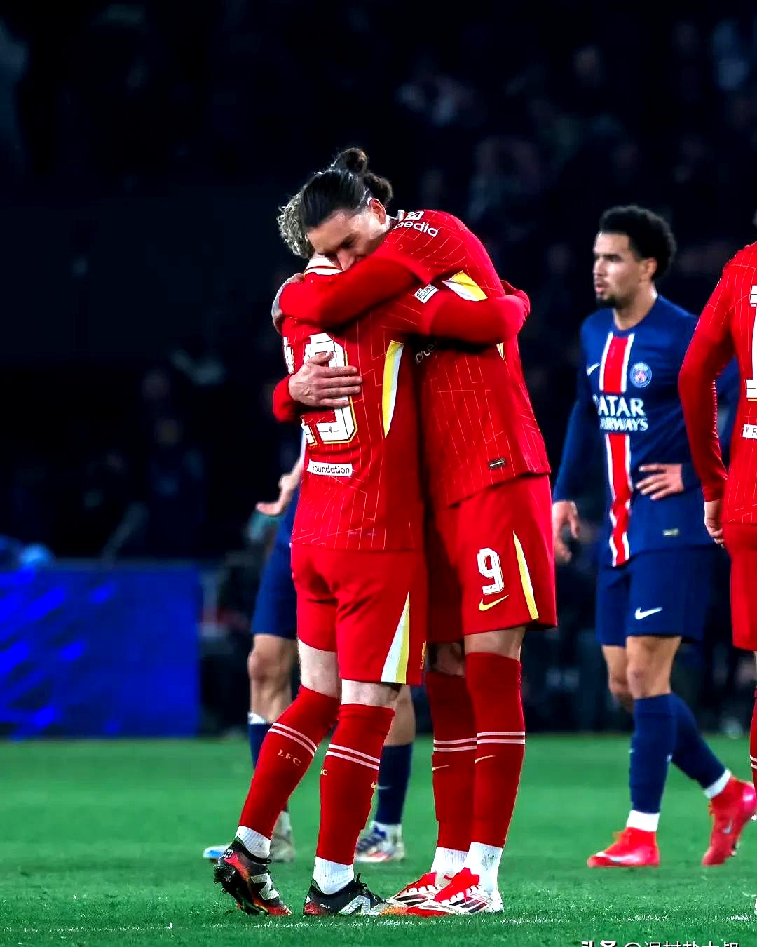 熊猫体育下载-利物浦后卫受伤，恐影响欧冠卫冕之路！