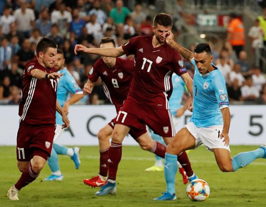 包含昂热前锋破门得分，成为胜利功臣的词条