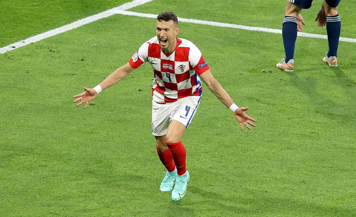 关于克罗地亚客场败给斯洛伐克，小组形势堪忧的信息