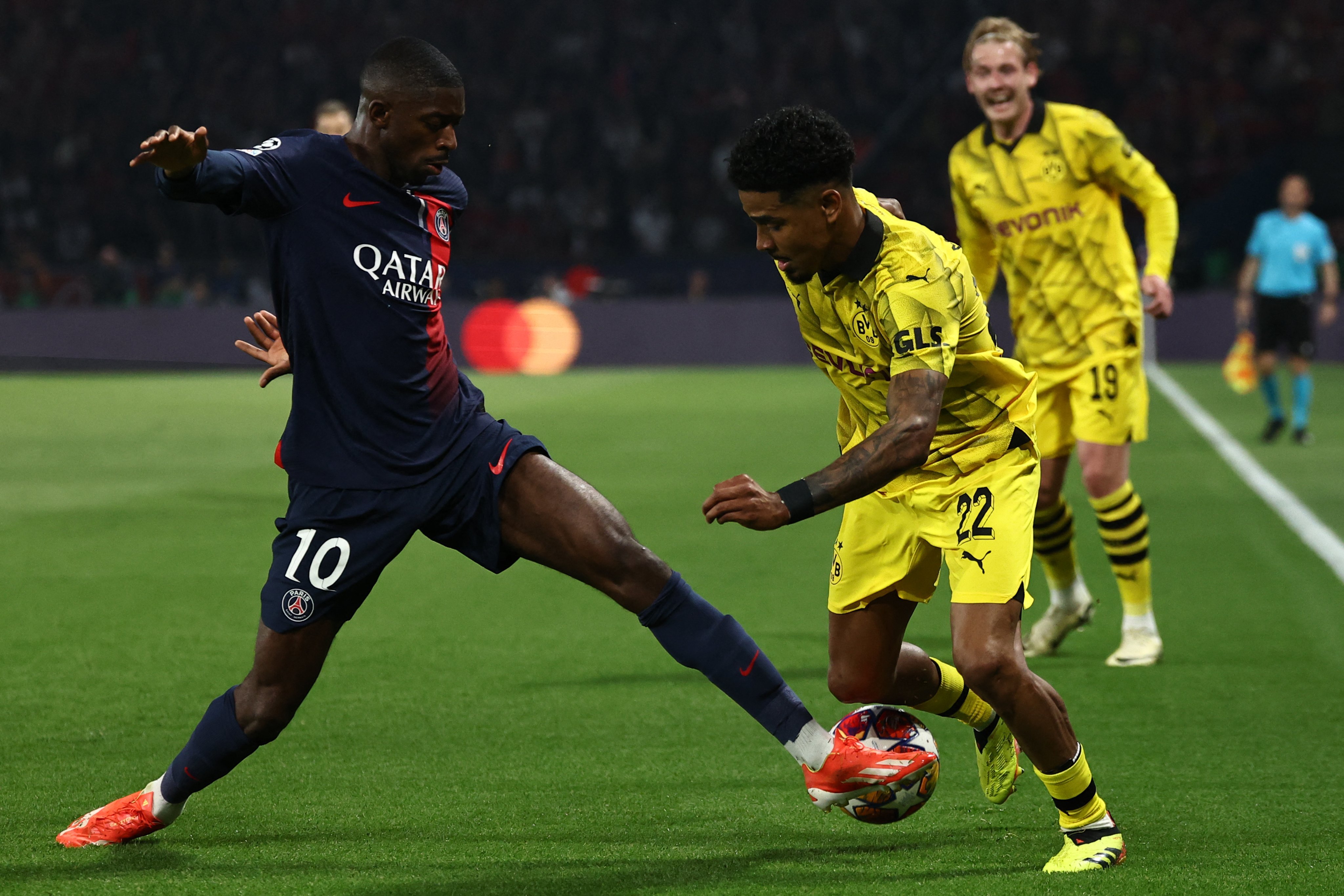 多特蒙德客场取胜，重返德甲前四位置