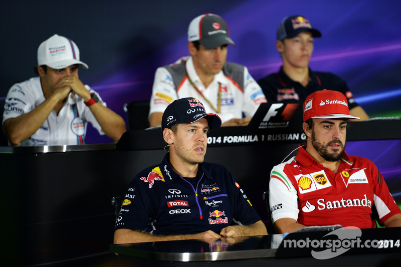 包含索伯车队横扫威廉姆斯，阿隆索统治全场的词条