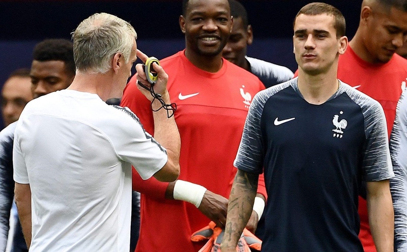 关于法国队力克马来西亚队，黄鸭组合扛起全队的信息