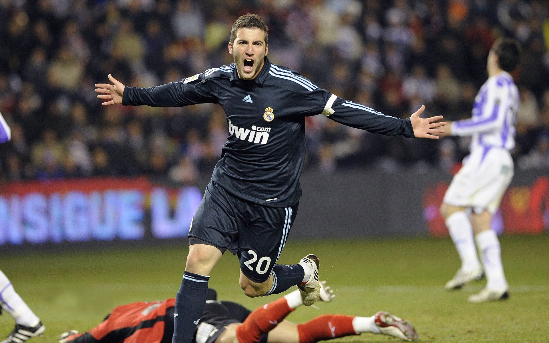 尼罗河之盾与巴尔干之火，当埃及铁壁锁死迦太基雄鹰，弗拉霍维奇在终极战场完成加冕